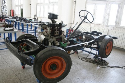 长江吉普车架模型